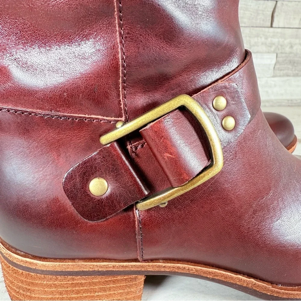 Kork-Ease Women's Carli Knee High Burnished Leather Riding Boot 6.5M Burgundy